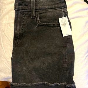 Old navy kids shorts. ❗️NO Smoking Household❗️